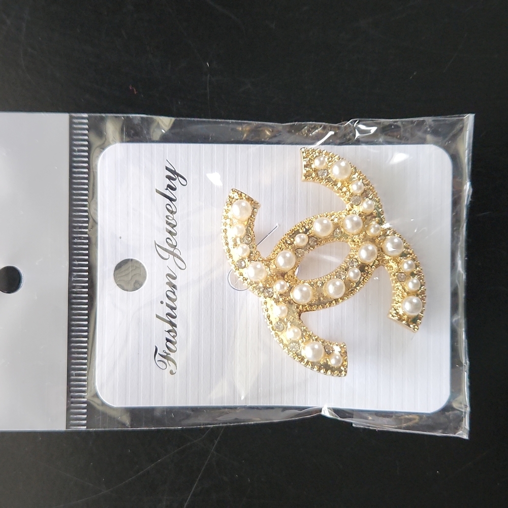 brooch